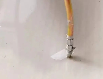 高邮瓷砖空鼓维修公司专业解答在瓷砖铺贴过程中，如果使用的砂料过粗（如全部使用了粗砂），可能会导致以下问题